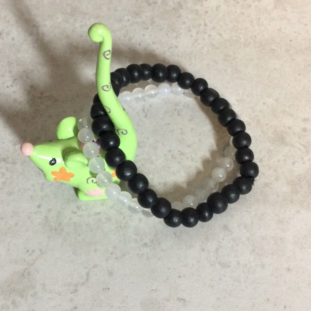 Ying Yang black white bead stretch set